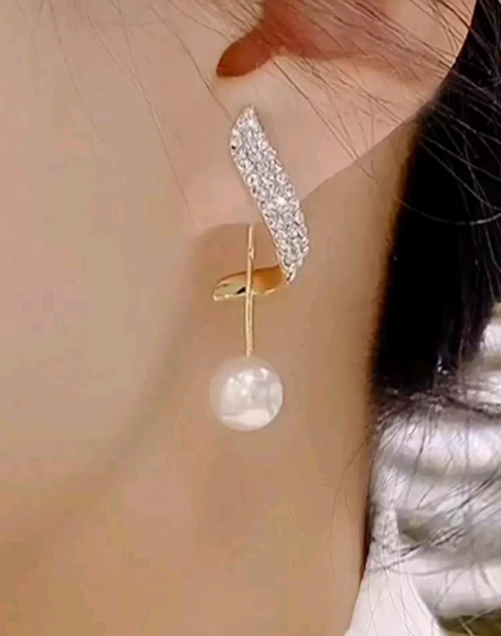 Faux Pearl Fashion Earring
