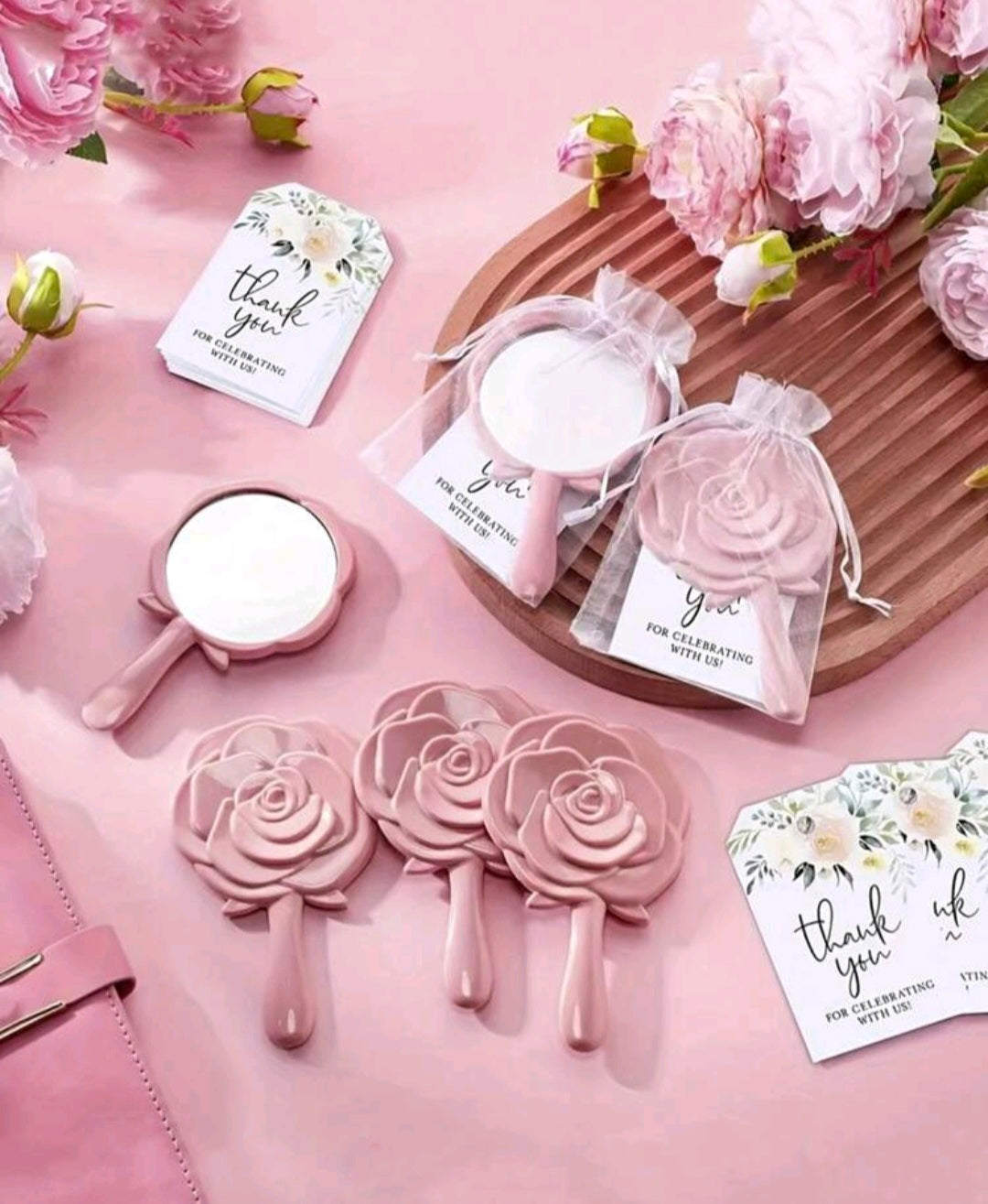 Combo gift bag of 5 : 2 pack face mask,2 lip mask, necklace, earring, mirror.