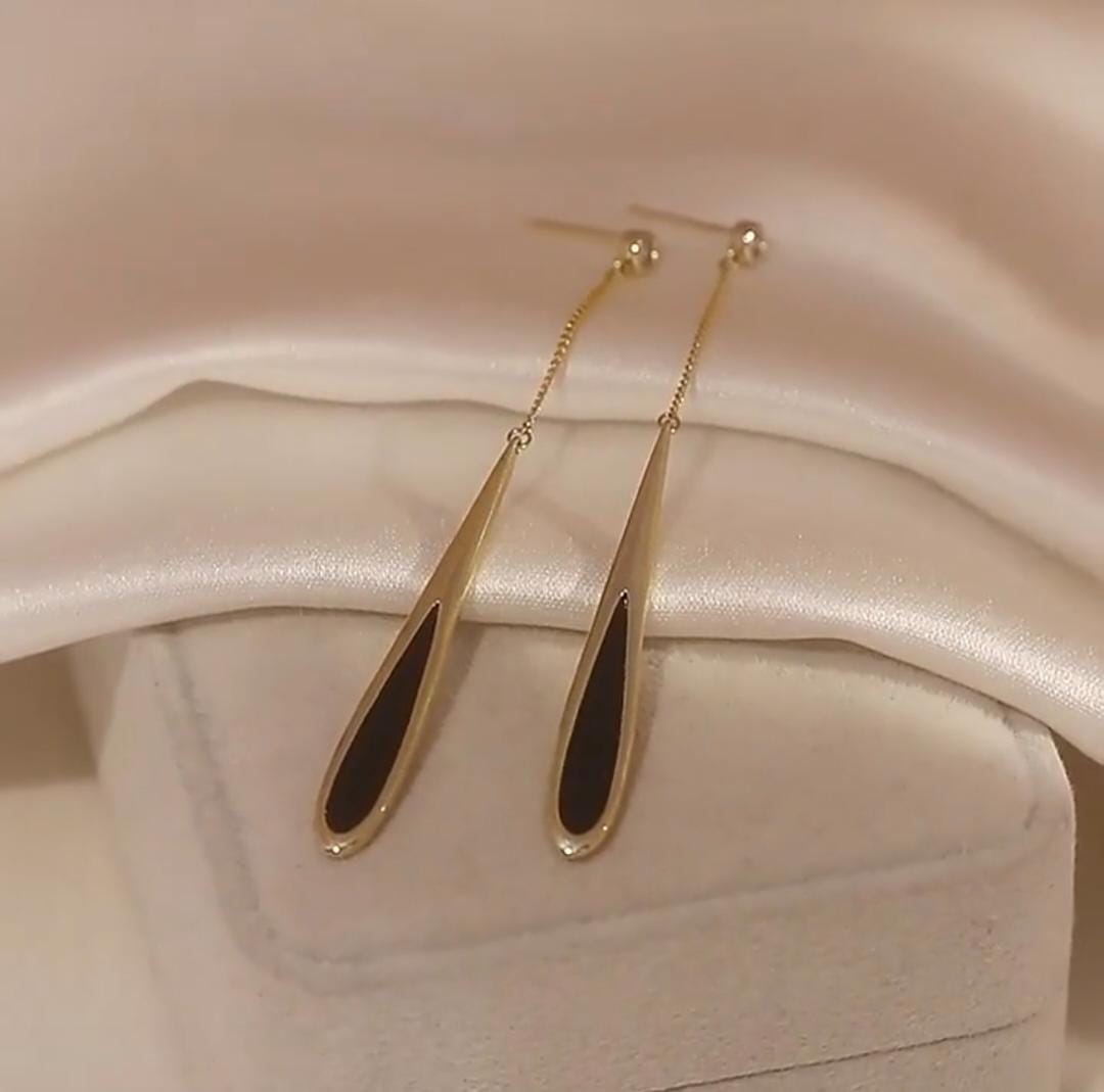 Black tassel drop earring