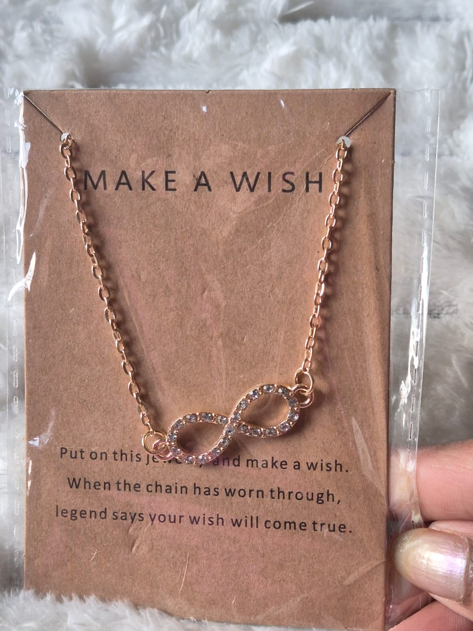 Combo gift pack of 5: 1Earring,2 Faces mask,2 Lip mask,1 Necklace,1 Keychain.